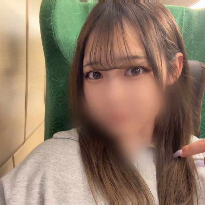 みんな今日もお疲れ様！！

頑張っててえらいぞー！💯✨

外は雨降ってるのかなあ😭

きてくれるお兄様たちは気をつけてね🥹

まってるよ！