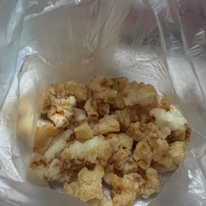 揚げ餅って知ってる？私は初めて知った🤣🤣

お餅を小さく切って揚げただけらしい😳😳

手作りだからとっても美味しい(*´༥`*)♡