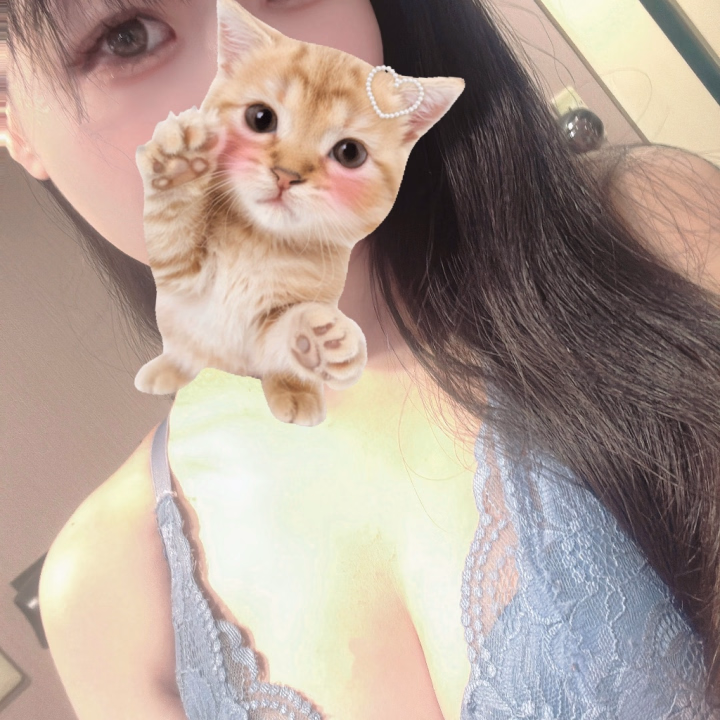 🌟おはようございます！りなです💕

最近、仕事に頑張ってるお兄様にドキドキしてるの😍

毎日忙しくて大変だよね…そんな姿にりなは惹かれちゃう💘
仕事終わりに癒やしを求めて会いに来てくれるの、嬉しいなぁ😚

りなはお兄様の頑張る姿にキュンとしちゃうタイプなの💓
一緒に頑張ろうって気持ちになれるし、お兄様の頑張りを応援したい！

お仕事の疲れ、りなが癒やしちゃうよ～😘
りなと一緒にいる時間は、日々の疲れを忘れて楽しんでもらいたいなぁ💕

今日もお兄様に会えるの、楽しみにしてるね！💋
お仕事頑張ってね！りなが応援してるよ～🌷

🌸写メ日記、見てくれてありがとうございます！🌸