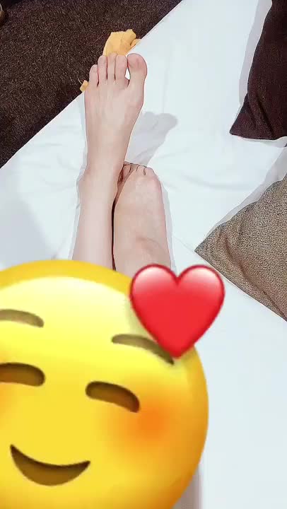 🐘りなだよ〜！今日はお兄様にちょっとびっくりする雑学を教えちゃう💕

🤔知ってた？カバって汗をかくんだけど、その汗がなんと赤色なんだって！🌡️ すごいよね！

🌍自然界には不思議なことがたくさんあるよね。りなももっと勉強して、お兄様とのおしゃべりタイムを盛り上げたいなぁ💭

💄りなはお兄様との楽しい時間が大好きだから、いろんな話で盛り上がりたいな💕 今日も一緒に楽しい時間を過ごしましょうね！

✨お兄様との時間を大切に、りなは頑張るよ！またね〜！😘