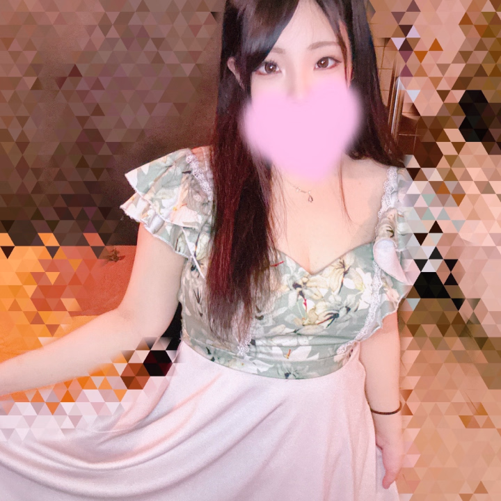 お仕事お疲れさま🤍
今日も頑張ったあなたを、いっぱい癒したい気分です🫧
中々しない全身でも無いけどほぼ全身写真📸

夜のご褒美は私？🌙
まったり甘えるのも、ゆっくりお話するのも好き🥺もちろんたくさんせめて気持ちよくします✨

ぎゅーってしてたくさん癒してあげたいな…🕯️💕夜のお誘い、待ってるね🐾
