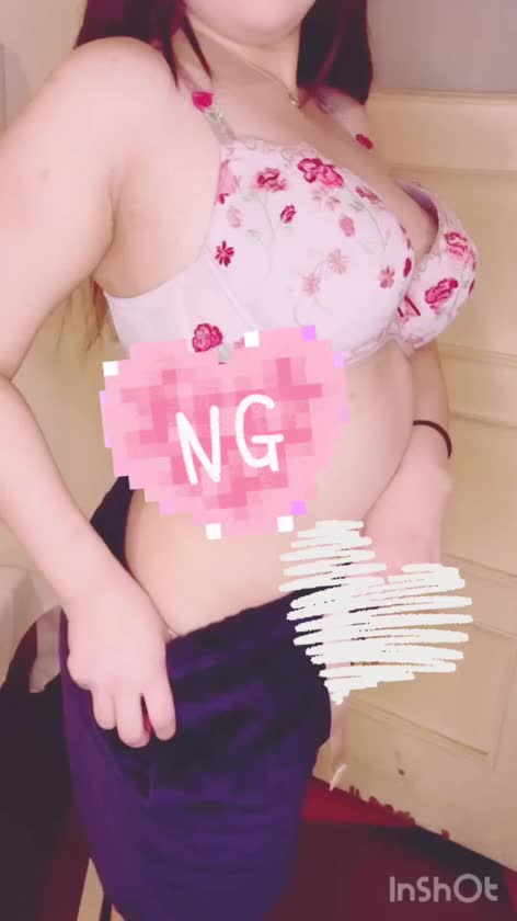 パンちら？
かわいい？こんな動画は好き？
いつもおっぱいばかりだけどたまには…笑

ありかな？