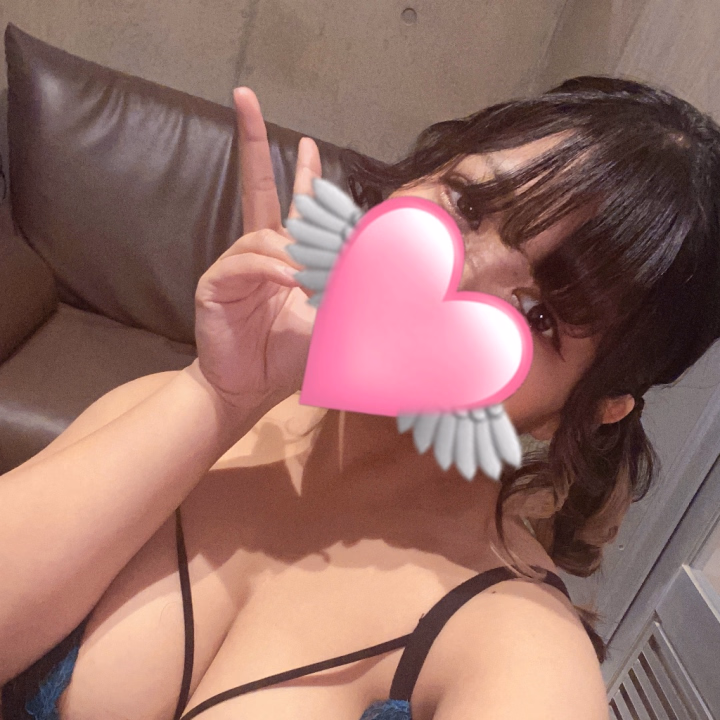 初めまして✨

本日からお世話になります

【れんげ🥄】

と申します🙇‍♀️


お兄様との楽しい時間を過ごせたならなぁと
思います💭

どうぞ、よろしくお願いします💜