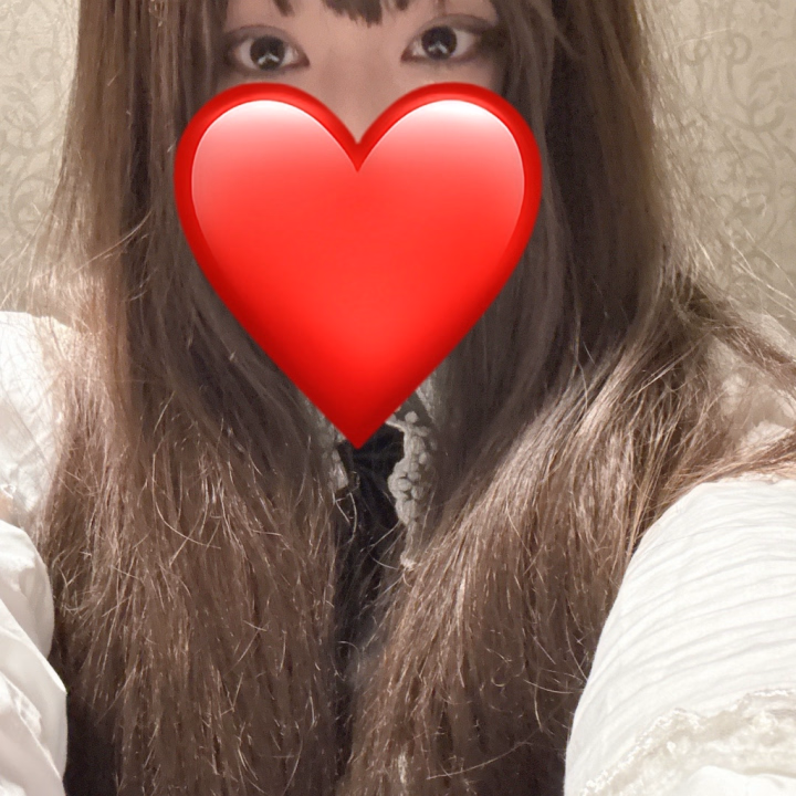 私とライブで繋がってくれる？🩷
来てくれないと寂しいです😭

ライブに来てくれた方には、私の〇〇な
ところをいっぱい見てもらいます☺️

ライブでも、満足してもらえるくらいに
尽くします❣️