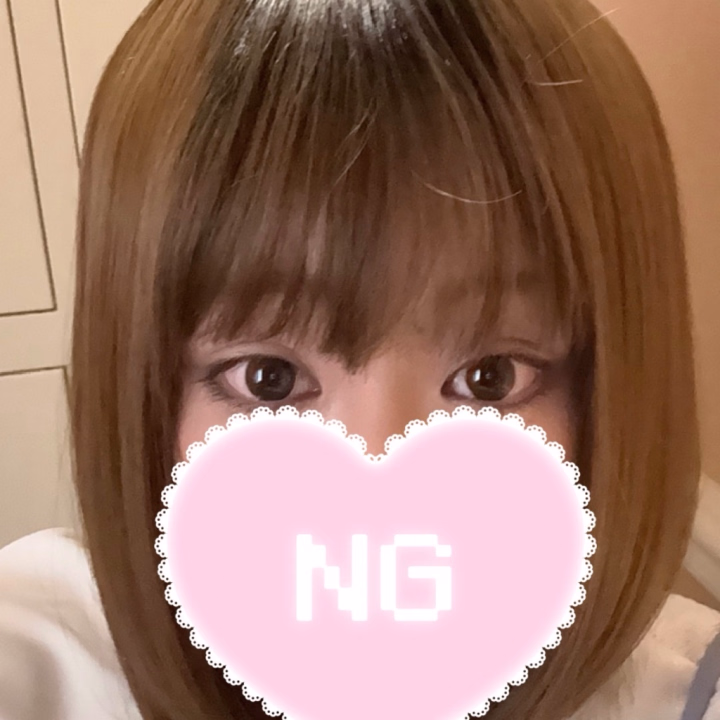 今日からニューヘアーです！
茶髪ボブで、気分転換のつもりが
結構似合ってて
お気に入りになりました❣️

20時から24時まで出勤してるので、
待ってますね！！
でも、今日雨ひどいから気をつけてきてね‼️
ライブもやってるから、ぜひきてくださーい！！