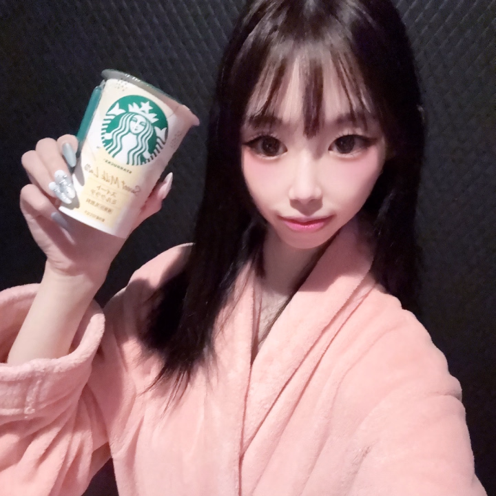 ヒメチャンネルのトークから
予約してくださったお兄様ありがとうございました💖

初めての姫予約でとっても嬉しかったですし差し入れまで😭✨
濃厚な時間過ごしちゃいましたね♡

ちづのキツキツおま◯こ最高でしょ？
気持ち良すぎていっぱいキスしちゃった💋
またケーキできたら見せてね！
来月も待ってます🧡