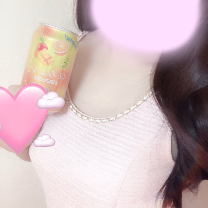 こんばんは🌙
3連勤いーっぱいお誘いいただけて嬉しかったです！おやつのワッフルとほろよいいただきました🍍💕

今月残りもよろしくお願いします✨

🌸4月の予定
* ┈ ┈  ┈ ┈ ┈ ┈ *
・4/24（金）🕒15-24
✖️15-15:50 20-21:05
・27（月）🕒15-24
✖️21-22:05
・29（水.祝）🕒15-24
ご予約募集中♡
* ┈ ┈  ┈ ┈ ┈ ┈ *
🎏5月前半
5/5（火.祝）15-22
5/8（金）5/10（日）15-24
お待ちしてます♡

ご予約は
1.ご予約名
2.ご希望日時
3.コース（50.65.80）
4.ご新規様／本指名様
をトークまでお送りください🍑

おやすみなさい😴