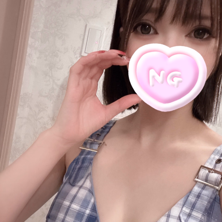 初めまして☺︎ひなです🐣
今日からデビューです！
初めてで緊張しています、、
不慣れなところもあるとは思いますが優しくしていただけたら嬉しいです🥰

今日はラストまでいるのでよろしくお願いします🙇
