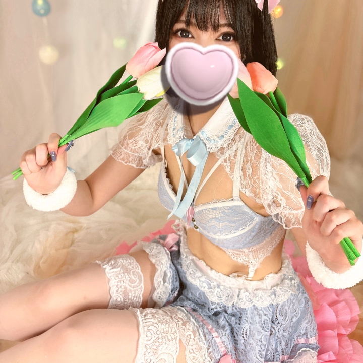 土曜日ですね⭐️
夜更かししちゃうお兄さんはいませんか？？

ひなは休みの前日夜更かししてYouTube見てることが多いです！
Vtuberにハマってゲーム実況見てます👀
気づいたら朝になってることもある😌

ラストまでいるので今日予定があるお兄さんもゆっくり過ごしてるお兄さんも遊びにきてくれたら嬉しいです！

疲れることしたらすぐ寝れるもんね！夜更かし対策です🥰
夜もよろしくお願いします🙇‍♀️