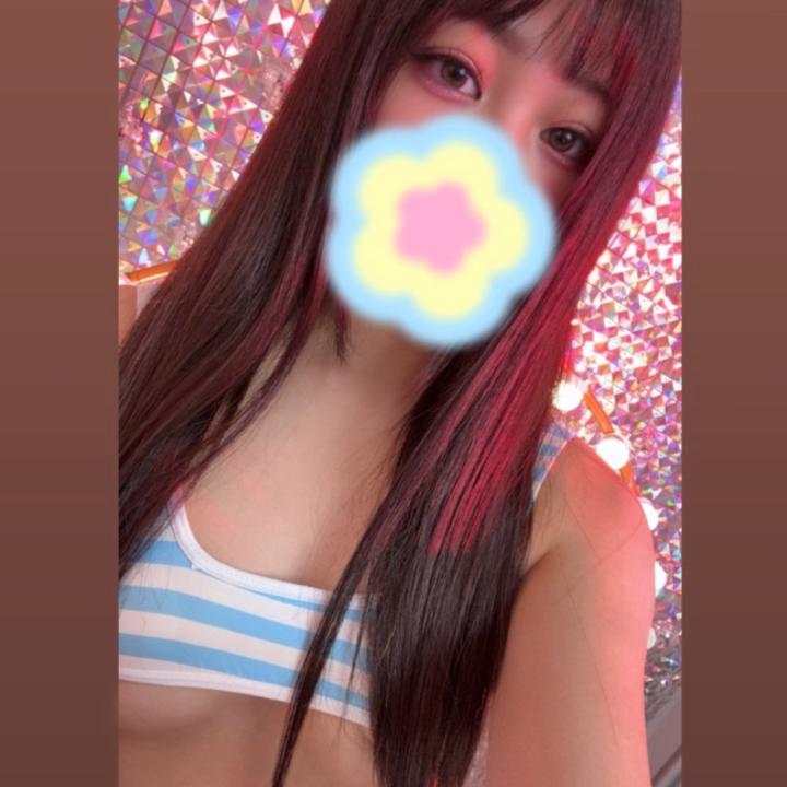 いこいです💓
今日も16時からいます❣️
最近は飲みに行く回数が増えたので、またぷくぷく太ってきた気がします🤣
そろそろ控えないと💦
頑張って運動もしよう、、、😳
今日もラストまでいます🥰
会いにきてくれるのまってます🤭