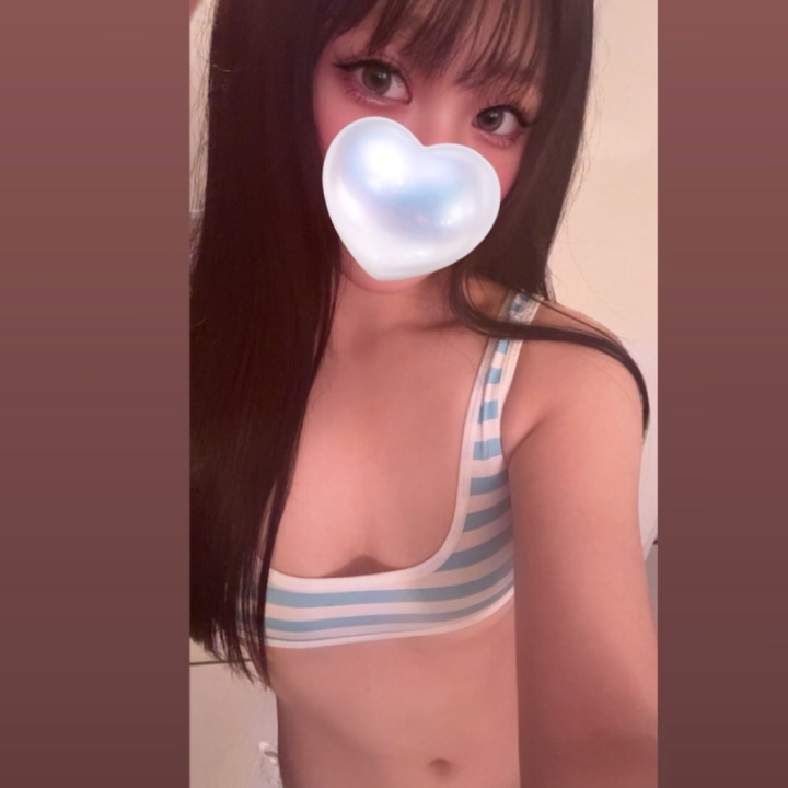 いこいです💓
今日も16時から出勤です‼️
ハロウィンイベントでコスプレしてます🥰
メイド服でお出迎えです🤭
友達がメイドカフェで働いていて、ちょっと羨ましかったのでメイド服着れて嬉しいです😆
ラストまでいます❣️
会いにきてくれるの待ってます🥰
