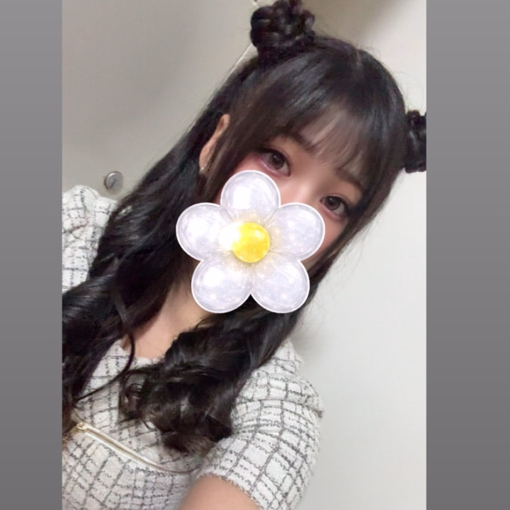 いこいです💓












今日は珍しくヘアメしました❣️















くまさんみたいな髪の毛になった🐻
















普段はストレートばっかりだから新鮮🤭



















ラストまで待ってます😍