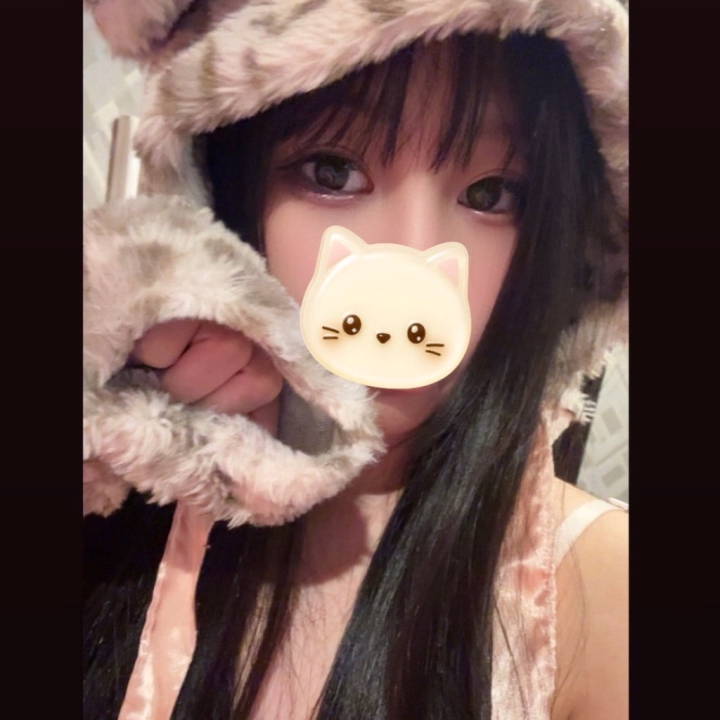 いこいです💓
今日もありがとう😊
今日もめっちゃ楽しかったです🤭
明日も16時時からラストまでいます🥰
会いに来てくれるのまってます😳