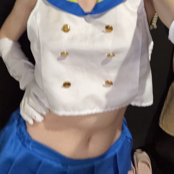 本日初コスプレ👀


お腹見えるやつでした🌟


ひさひざにコスプレしたので楽しいです❤️


見てくれてありがとうございます😭


明日もお待ちしてます♪