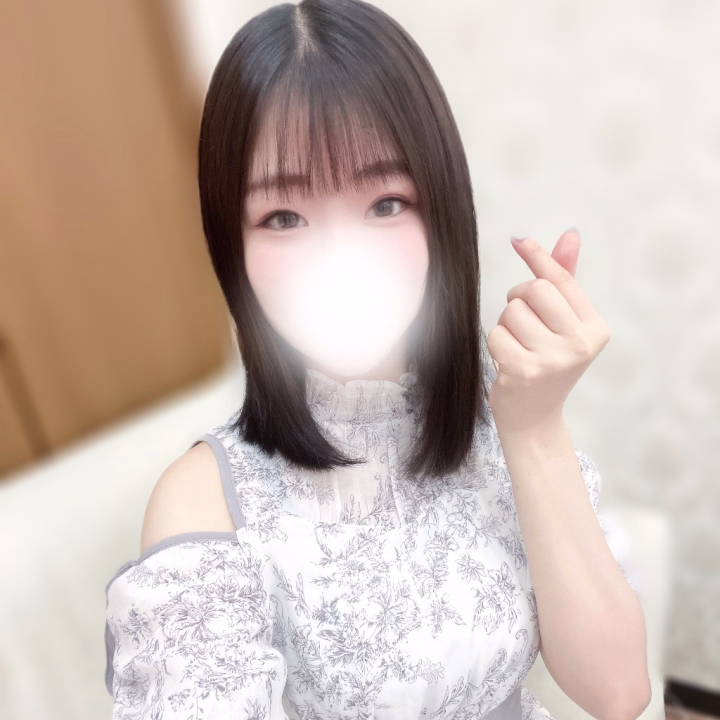 しほりん出勤中です🥰

たくさんいちゃラブしたいな🥺

涼しい部屋で一緒にゆっくり過ごしたいな🥺

いっぱいイジめちゃうよ？😏