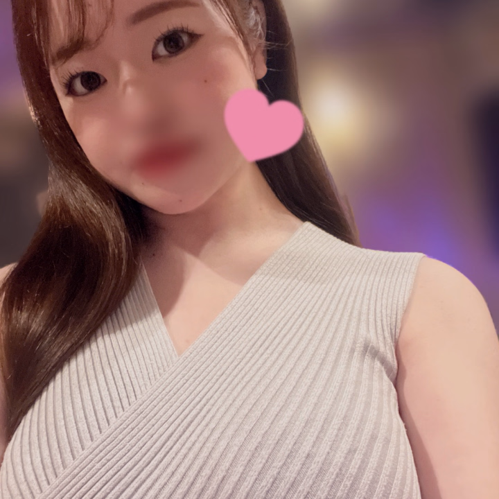 おはよっ♡ なつかです🍊
昨日は帰ってからすぐばたんきゅー😴したからいっぱい寝れたの😻😻

今日も12時からお店いるから
お時間あるお兄様
ぜひ癒されにきて🥰🥰

まってるね😘