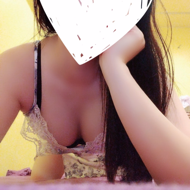 第6回セルフ質問コーナー👏🏻✨

質問⑥
年齢は？

24歳ですっ❣️

このお仕事してると
いろんな年代の方とお話できて
とっても楽しいです😆🙌🏻💗

もちろん、えっちなことも…🫣‪‪💞

このお仕事ならではですねっ❤️‍🔥笑

今回のセルフ質問コーナーはここまで︎🌟

このコーナー私が楽しすぎて
またやっちゃうと思いますꉂ🤭︎‪💕

楽しみに待っててくれたら嬉しいな🥹💖