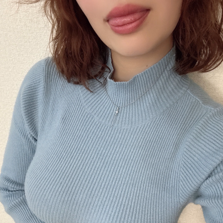 心の綺麗な人にだけ、見えるブラ線だよ‥！
目を凝らしてよーーーくみて！👀
見えた人は教えてね🤭

今日は週の折り返し地点、がんばってこー！！✊

あん🍒
