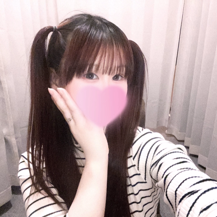 お兄さんおはよう～^._.^☀️
今日の髪型ハーフツインなの❣️

そして今日は12:00~ラストでいてます🥰
長い時間いてるので お時間合うお兄さん 
お待ちしてますネ🫶🏻🫶🏻🫶🏻

暑いから熱中症とか気を付けてね🥺
