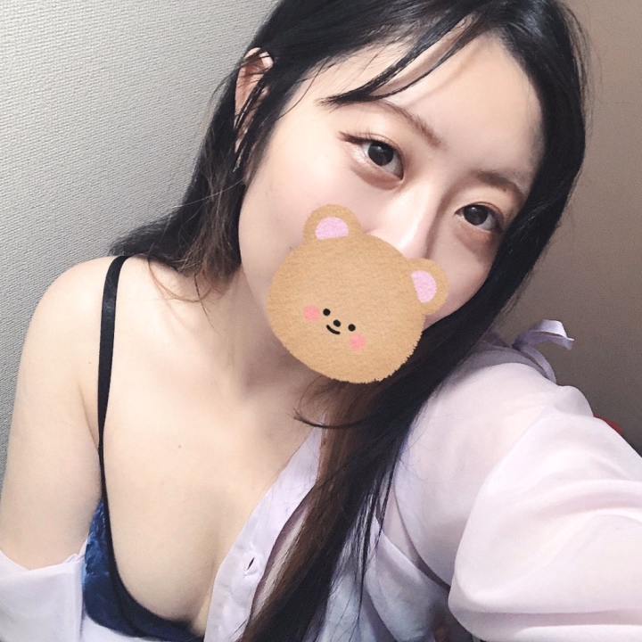初めましての人も、見たことある人もこんにちは！
あかりです‪🔆‬


ちゅーといちゃいちゃするのが大好きです！
好きな物はチョコレート！


平日昼間の出勤メインですけど、タイミングが合えば是非あかりといちゃいちゃしましょう🫶


今日は12:00-19:00でお待ちしてます🌟