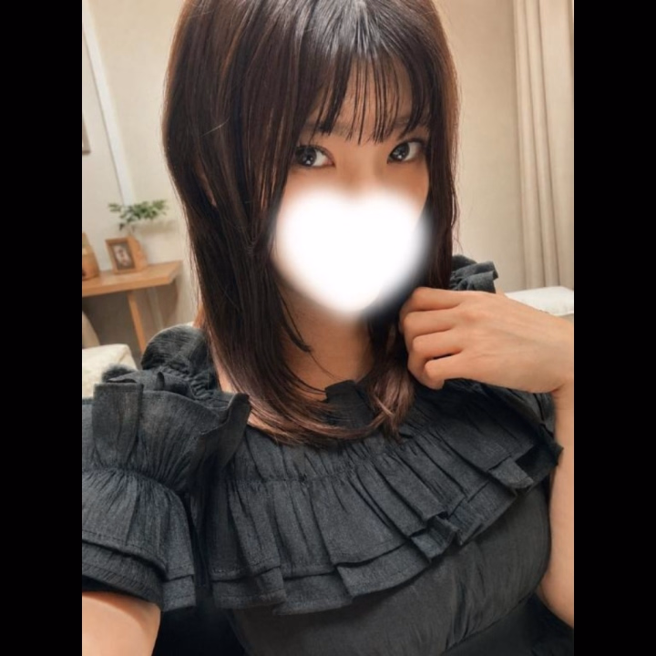 こんにちは！

昨日から体験が決まった【かれん】です！

先日面談受けて採用が決まったので急遽初体験になりました✨️


遊びに来てくれるお兄さん待ってます♡


よかったらIカップを見に来てね〜🍮