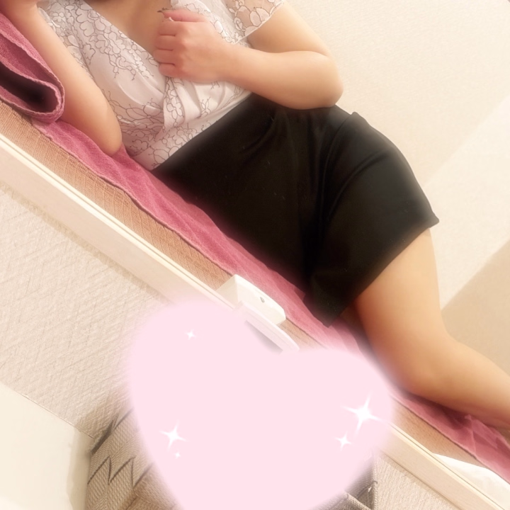 昨日に引き続き今日も遅れてごめんなさい💦
体調が中々安定せず自分の体調と相談しながらの出勤とさせて頂きます🙇‍♀️

でもでも皆とえちえちしたいから
なんとか頑張って行きます😭

お外天気悪いっぽいけど17-21時で今日はいるので会いに来てくれたら嬉しいです😭