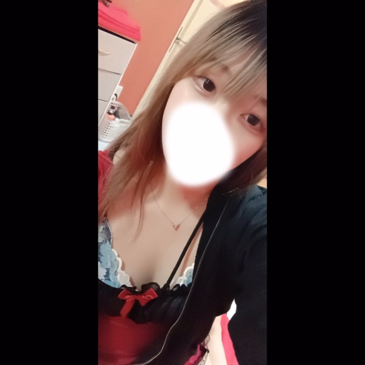 この後会えたらいいな🥺♡
夜って昼間より寒くなるから、お兄さんと一緒に暖かいお風呂で暖まりたい⛓️💞
ぬるぬるもあわあわも全部お兄さんとやりたいな😽︎💞
ぜひこの後も待ってるね!✨