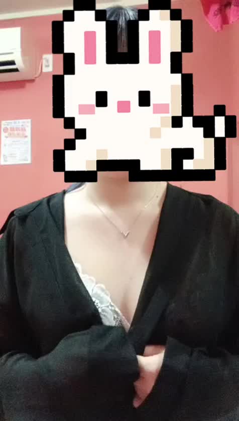 待機してるよ🫧

今日はなんだか、ゆっくりくっついていたい気分。
マ〇トでしかできない距離感って、やっぱりちょっと特別だよね☺️

せっかく会うなら、時間を気にせず
いっぱい甘えて、いっぱい笑って、
「来てよかった」って思ってもらえる時間にしたいな♡

まだ空いてるので、タイミング合うお兄さん
会いにきてくれたら嬉しいです🌷