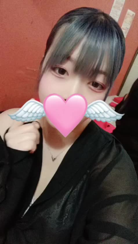 まだここにいるよ♡

まだ待機してるよ〜🫧

今日は、いつもより甘えたい気分。🥺♡
マ〇トでぴたっとくっつきながらスベスベ肌でヌルヌルしちゃう🩷 ̖́-

いっぱいお話したり、のんびり距離を縮めたりできたら嬉しい🤍

せっかく会えたなら、ただ時間を過ごすだけじゃなくて
「今日来てよかった」って思ってもらえるような時間にしたい♡

今ならまだ会えるので、
タイミング合うお兄さんいたら呼んでね🌷

待ってる時間、ちょっと寂しいから
優しく会いに来てくれたら嬉しいな…♡