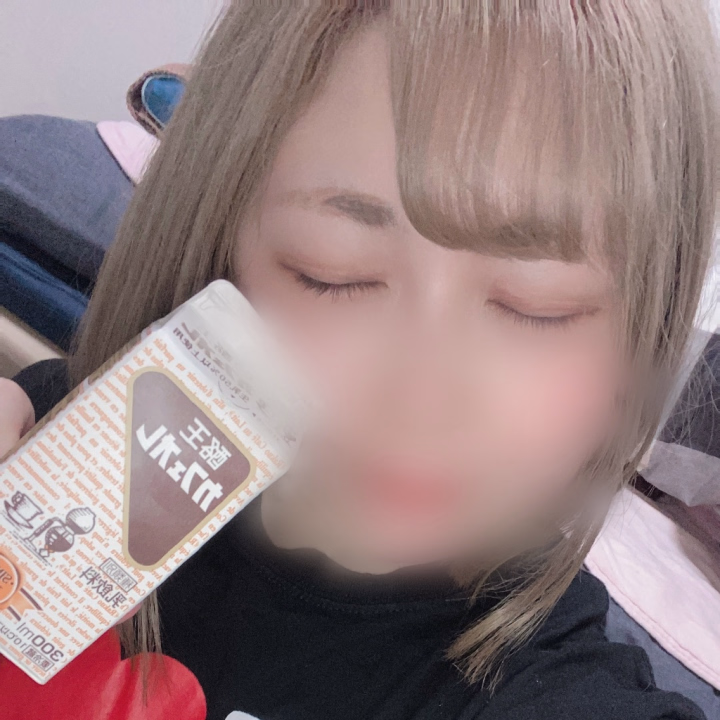 やっと酪王カフェオレ飲めた🎶

おいしすぎる(՞ ᵒ̴̶̷̤-ᵒ̴̶̷̤՞)

しばらく飲んじゃいそう🤤💖