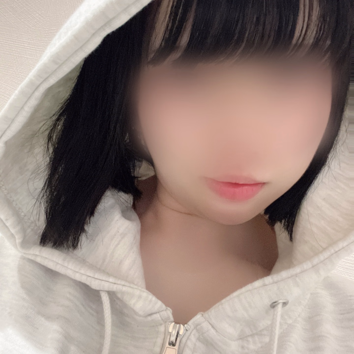 今日来てくれたお兄様達ありがとう🥰
初めて会いに来てくれた方もいてすごく嬉しかったな💓
まだまだ慣れないことも多いけど精一杯頑張ってるよ🌸
また会いに来てね待ってます💕