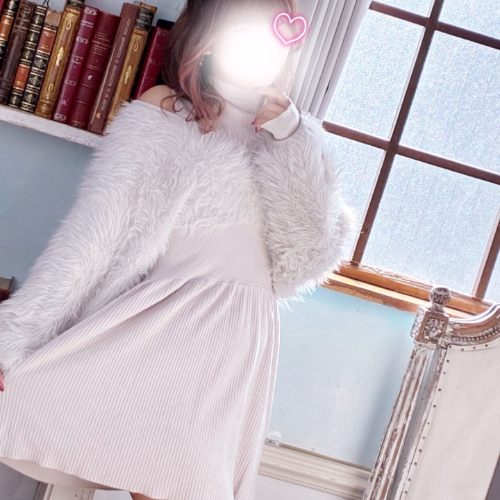 5/1のお礼遅くなってごめんなさい🥺
この日も沢山の方と一緒に過ごせて
とても楽しくてあっという間だったな☺️

本指のHさんもお仕事終わりに
会いに来てくれてありがとう❤️

今日も16:00~24:00（ラスト）までいるので会いに来てくれると嬉しいな🥹✨

昨日ワンオクの映画見に行ったけど
最高すぎたのでお話できる人しましょ🙌

まぬん