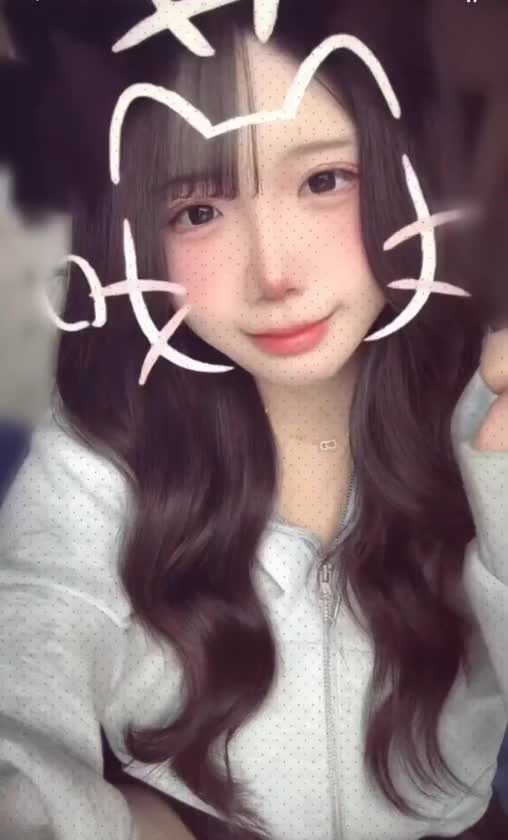 踊り覚えれないし運動神経自信ないから簡単なのしかできないけど( ᐛ )𐤔

待機中はTikTokなど
かわいい女の子見てます( *´꒳`* )笑
実はアイドル好きなので🤭
さつきも毎日可愛い目指して頑張りますね