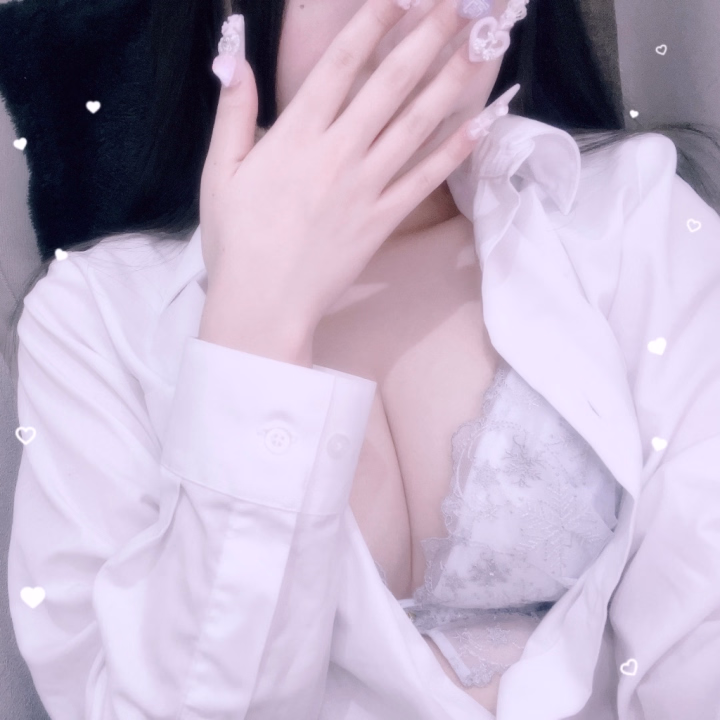 24:00までいるよー🎶
あいにきてくれた本指名のお兄さんたちありがとう( /^﹏^)/
火曜日まで連勤なので会えたら嬉しいよー😭🫶🏻