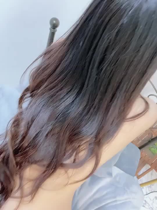 みやびのトロトロ濃厚フェラ♡


気持ちいいって評判なんですよ🔞

こんなの初めてって
悶えてるお兄さんが
愛おしくて仕方ない🍌🔞🔞



お兄さんの固くてえっちなの
いっぱいじゅぼじゅぼ、


させてね💕︎


みやび🐰⸝꙳