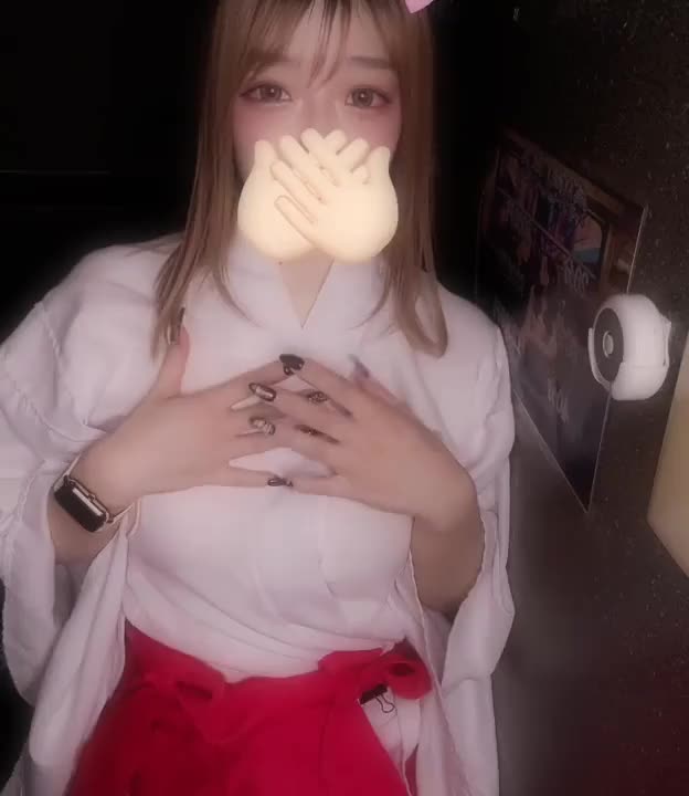 仕事始め💞抜きはじめ🥰
巫女さんで登場です🎍

本日もご予約、指名、延長と
たくさんのお遊びありがとうございました🐻‍❄️💛私も今年初イキしちゃったよ💙

次回は明後日１１じ〜！
条件もないよん😻