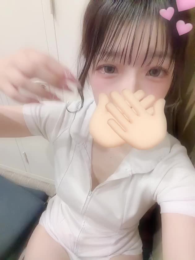 週一動画💗
変なところにスタンプついた！（笑）暑いから髪の毛結んだよ〜🥰
今週もたくさんいるから会いに来てね💗💗