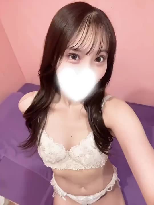 出勤しました！！🎀ིྀ

朝からご予約してくださってる
お兄さんもいてとっても嬉しいです！！🥹❤️❤️

本指名様もご予約ありがとうございますっ😭💓💓

今日は16時までなんですが、

まだまだご予約お待ちしてるので

ぜひ！！お誘い宜しくお願いします！🥰🥰❤️