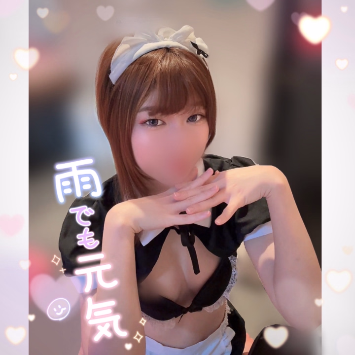 おはみょん、えなつです🧩

今日もいます❗️💫
最短空き🈳13時15分〜です🎶

あ、雨だ〜〜〜❗️☔️
気をつけておいでね( *¯ㅿ¯*)

♡

今日のコスプレは『メイドビキニ』🐰🎀

メイド＝王道かわいい
ビキニ＝王道かわいい

メイドビキニ＝王道かわいい

……まあ当然の結果ですな💭
かわいいとかわいいを掛け合わせたら、そりゃ最強になるに決まってる( ◜𖥦◝ )💭

私は露出高めのコスが好きなんだけど、やっぱりかわいさやきゅーとさも大事❣️

その点、このメイドビキニはかなり好みにぶっ刺さってます🥹🫶

しかもね……
ここでは言えない㊙️ポイントも発見しちゃったのだ( ⸝⸝⸝  ̫ ⸝⸝⸝ )💭
ふふ、ふふふふ……

たくさんご奉仕しちゃうぞーっ✊🏻🔥🐰

♡

今日もよろしくお願いします🎶

えなつ🧩