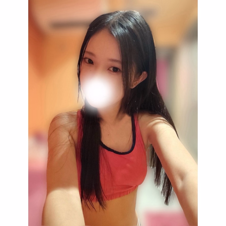 今日来てくれたお兄さん達ありがとう🥺

また明日も9時〜20時で出勤するのでよろしくお願いします🙂‍↕️💖

最新の🈳✨️✨️

26日は14時15分〜16時45分（休憩1時間取ります）
27日は15時15分〜18時
です‼️
28日は🙅‍♀️です。

よろしくお願いします🫶🏻