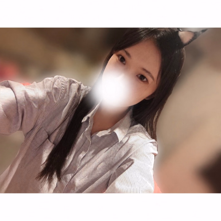 おはようございます🌞なるです🍥

2日目出勤します🫡

初日来てくれたお兄さん達ありがと😚
楽しかった！！🙌🏻

今日は16時〜50分のみ、18時から最大80分🈳あるのでお誘いくれると嬉しいです！！🥰

今日もよろしくお願いします✊🏻

返信は遅めです🙇🏻‍♀️
お誘い以外のメッセージは出勤中は控えて欲しいです🙇🏻‍♀️🙇🏻‍♀️