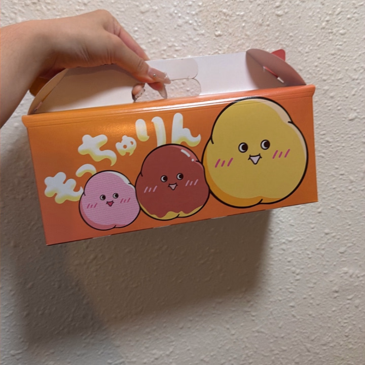 ラスト枠に来てくれた本指名のお兄様‼️
もっちゅりん食べたいって話してたら
買ってきてくれた😭😭
お兄様とイチャイチャしてマリノのお〇んこキツキツすぎてびっくりしてた😂
お話してたら時間あっという間だったよ😞
あしたもまた待ってます🥺
