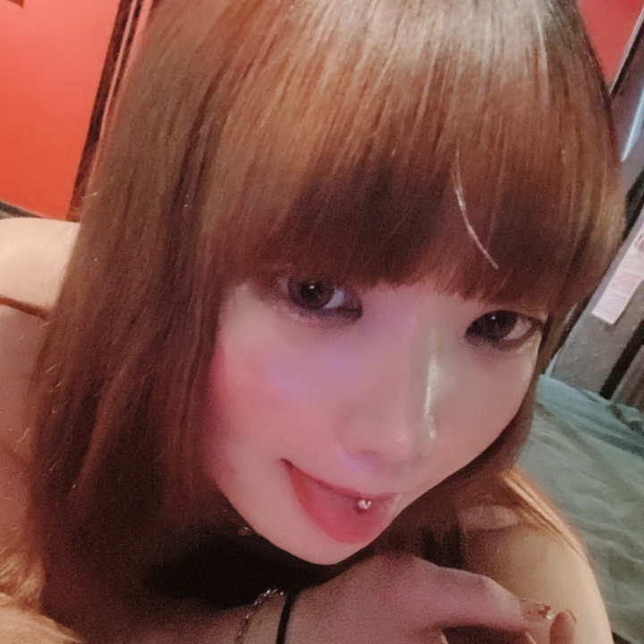 おちんちん突いてるのは2人だけの秘密だよ😘