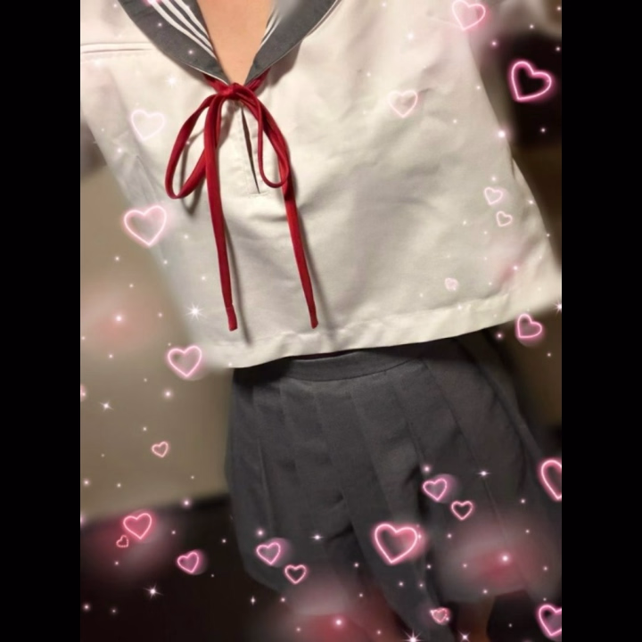 こんばんは！きょうです\(❁´∀`❁)

今日もリピーターさんからのスタートでした〜

この写真は前のリピーターさんがコスプレつけてくれた時のセーラー服📸
セーラー服まだいけるかな？笑