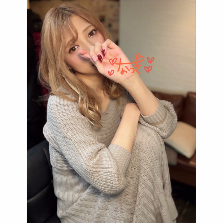 18時のMくん🧡
ずいぶん前になるのに
あたしの事憶えていてくれて
すごく嬉しかったー🥰

今日もたくさん可愛い顔見せてくれて
キュンってなったよ💕

逆AFしながら、気持ちよくいってくれて
それも可愛かったよ😘

次来た時も憶えていてくれたら嬉しいな💖

今日はありがとね🌹✨

PS
今日の一瞬が想い出になりますよぉに💋