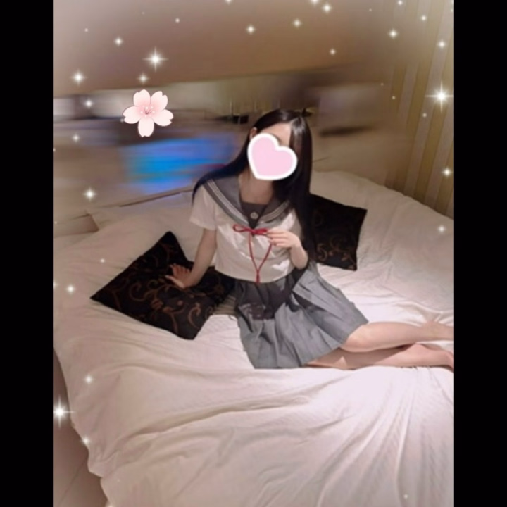こんにちは！みりむです‎🎀🤍🎀

3月でお店を卒業することになりました🌸

今まで会いに来てくださったお兄さん本当にありがとうございました！

後半の約1年は本指名のお兄さんのみでご予約全枠埋めていただいて感謝しかないです🙏

長い付き合いのお兄さんばかりで沢山優しくしてくれてほんとに恵まれたなって思うしお兄さんのおかげでここまで続けることができました♡

本当にありがとうございました💕

♥……………………………………………………………♥
24日のお礼です🤍
♡15時から100分本指名のお兄さん♡
今日も来てくれてありがとうございます💕

今日もスイーツ持ってきてくれてありがとうございます☺️大福もプリンも今までお兄さんが持ってきてくれたやつすごい美味しくて幸せいっぱいでした(*^^*)

今日も猫ちゃん動画見れてすごい嬉しかったです！毎回楽しみにしてたからこれが最後って思うとちょっと悲しい😭2匹とも元気で健やかに育って行くの祈ってます✨️

お兄さんがめっちゃおいしいって言ってたハンバーグ屋さんすごい気になってたから教えて貰えて嬉しい！スエヒロってしっかり覚えたし