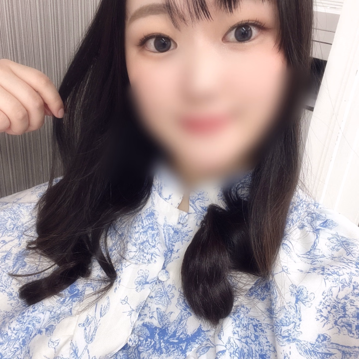 おはよう〜🍓
水戸２日目です💫
ご予約してくれた
お兄様ありがとうございます😭🩷

前来た時より寒くて🥶
みんな、風邪ひかないでね〜！

昨日は落ち着いてたので、
お休みの16日に鬼滅の映画、最後にもう一回見に行こうかなとか考えてた🤔
みんなは、鬼滅見た！？
いちごは2回見た🎬

山岡家も気になる🍜🤤


無事むらむらが全く解消されてへん🥲
一緒にたくさん気持ちよくなろうね🫶🏻