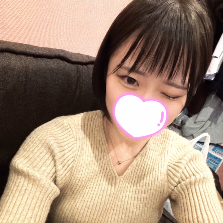 おはよん
にこるんです✌️

今日遅れてごめんなさい、！！
ご予約頂いてたお兄さんもいたみたいで、。
本当にごめんん😭

昨日襟足長いから切るついでに前髪も切ったらなんかにこるんトレードマークのぱっつん前髪じゃなくなりました！！（）
もう少し伸びたらぱっつんするね、。😵‍💫
なんかすげぇボーイッシュ🥺
2週間ぐらいで前髪また切るかもだからぜひ見に来てー！！

今日もお誘い待ってます🫶🏻

ひめちゃんのイベントにも参加したのでプレゼントといいねも待ってます🎁💕︎