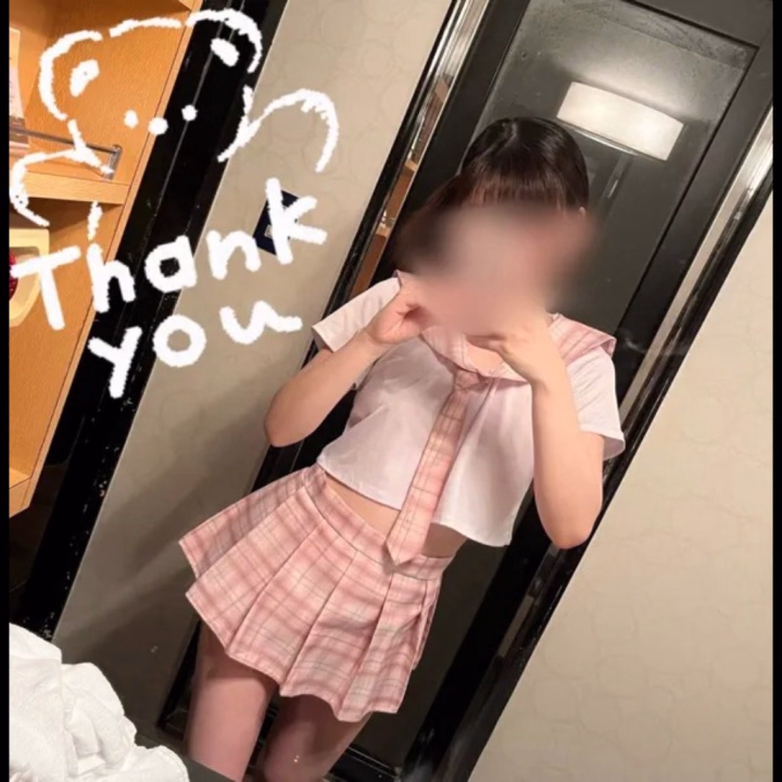 26日のお礼💌

20:00頃来てくださった初めましてのお兄様💗大阪出張中に遊びに来てくれてありがとう🫶🏻お兄さんの好きな体勢できたり肩もマッサージできて少しは疲れとれたかな☺️着てたワンピース好きなやつ！可愛いって褒めてくれて嬉しかった😍帰りバイバイする時もパネル可愛くて選んだけど可愛かったって言ってくれて嬉しかったよ～( *´꒳`* )金曜日気をつけて帰ってね🌟


22:00頃来てくださった初めましてのお兄様💗エレベーター乗った時からおもしろいお兄さんだな～て思った🫶🏻気管弱いの同じ😣だからのど飴嬉しかったありがとう😉可愛い顔が近くに～て言ってたお兄さんおもしろかった(*≧∀≦*)私えびだいすきだからアレルギーなったらショックすぎる😱また来るって名前覚えてくれたりお肌すべすべやった～てたくさん褒めてくれてありがとうね😍


1:00頃来てくださった初めましてのお兄様💗飲み終わりにお連れ様と遊びに来てくれてありがとう🫶🏻できるか心配してたみたいやけど余裕だったね( *´꒳`* )ふくらはぎマッサージして足軽くなったかな😌片付けしてるときにしてた食べ