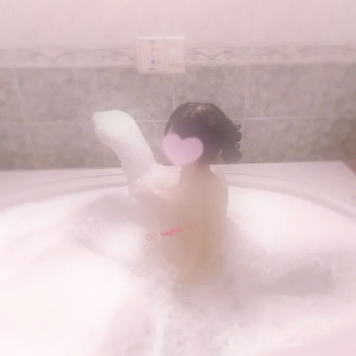 おはようございます⸜( ◜࿁◝ )⸝︎︎♡

昨日は仲良し様含めたくさんのお誘いありがとうございました🩷✨

今日も元気に出勤してますよん💕
そして今週は15日もいます！


三連休の最終日なので明日から頑張れるようになぎさがいっぱい癒します₍ᐢ.ˬ.ᐢ₎♡ᵎᵎ



寒いから暖かくしてきてくださいね〜☃️🤍


🩵なぎさ🩵